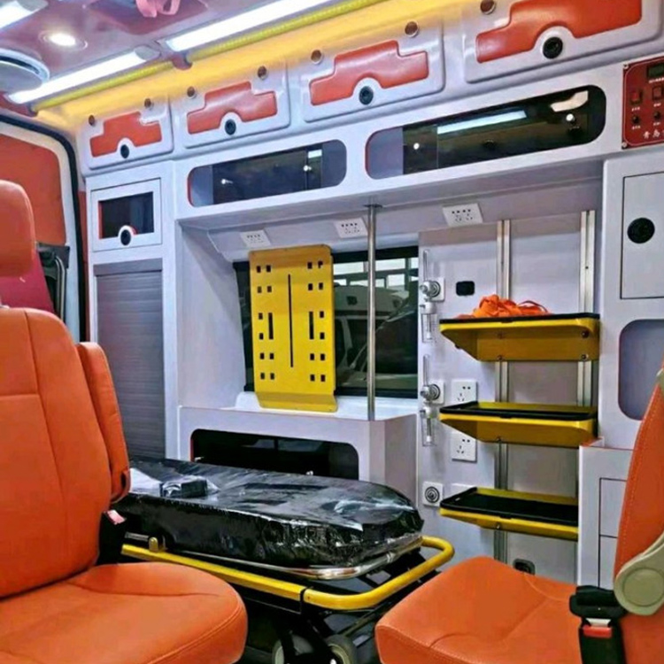 云浮长途救护车护送病人租赁价格